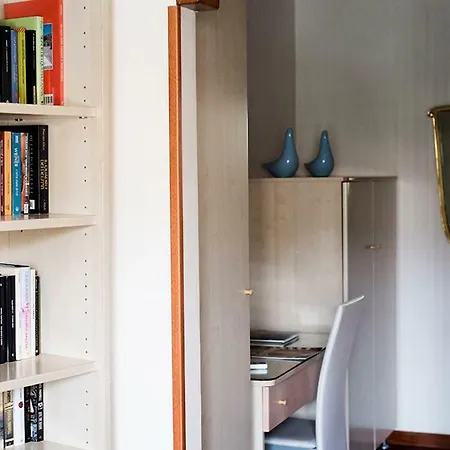 A Casa Di Marta Alojamento de Acomodação e Pequeno-almoço Nápoles